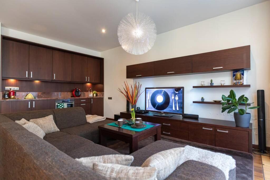 Cozy River-Side Apartment Right In Рига Экстерьер фото
